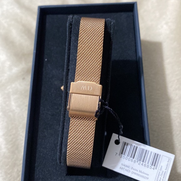 Daniel Wellington Watch - Picture 2 of 5